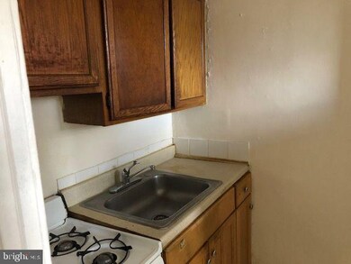 2316 Garrett Rd unit 2ND FLOOR REAR, Drexel Hill, PA 19026 - photo 3