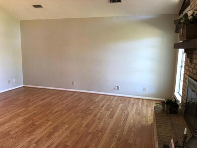 107 Glenmoor Dr, Fredericksburg, TX 78624 - photo 5