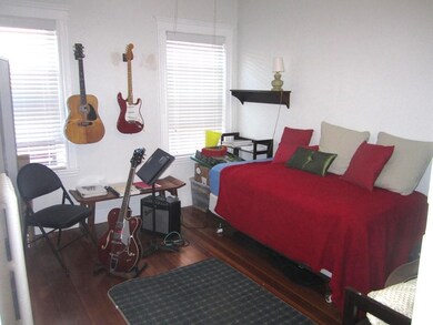 162 Chestnut St unit 3, Brookline, MA 02445 - photo 2