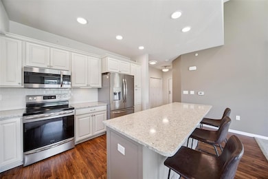 9001 Windsor Pkwy unit 302, Johnston, IA 50131 - photo 4