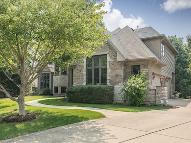 39W663 Henry David Thoreau Place, Saint Charles, IL 60175 - photo 2