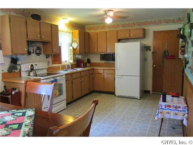 Kitchen. Huge Country Kitchen with brand new vinyl