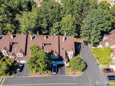 118 Coppertree Ct, Edison, NJ 08820 - photo 5