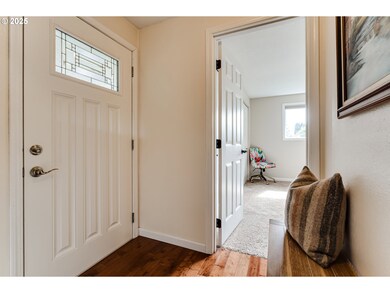 2790 32nd St, Springfield, OR 97477 - photo 4