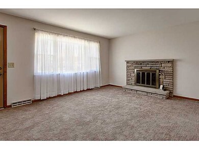 868 Kevin Dr, Columbus, OH 43224 - photo 3