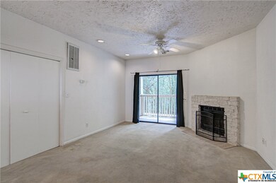 1013 Chestnut St unit B-1, San Marcos, TX 78666 - photo 3