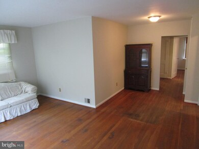 12232 Valleywood Dr, Silver Spring, MD 20902 - photo 2