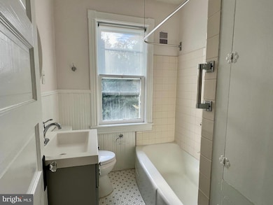 38 Walnut St unit 2ND FLOOR, Haddonfield, NJ 08033 - photo 7