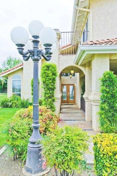Elegant Entry