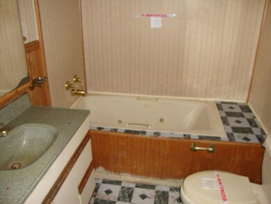 341 E Poplar St, Nanticoke, PA 18634 - photo 4