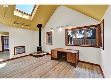 738 E 19th Aly, Eugene, OR 97405 - photo 4