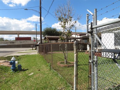 3805 Melbourne St, Houston, TX 77026 - photo 7