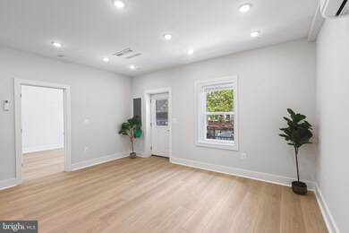 2236 40th St NW unit FIVE, Washington, DC 20007 - photo 4