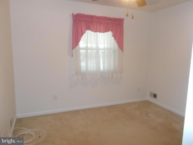 1111 Mchenry Dr, Glen Burnie, MD 21061 - photo 6