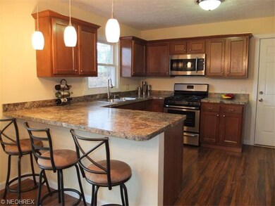 Stunning kitchen with new maple cabinets, new coun