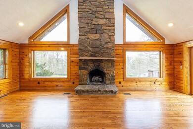 1415 S Timber Ridge Rd, Cross Junction, VA 22625 - photo 4