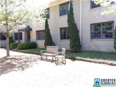 Court yard seating