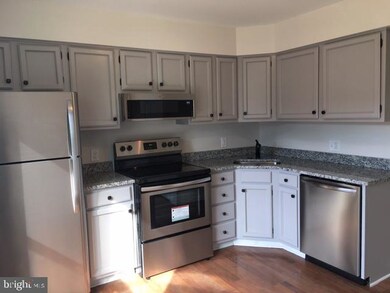 300 S 11th St unit G, Purcellville, VA 20132 - photo 3