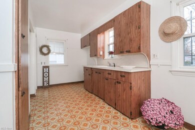 17817 Mapleboro Ave, Maple Heights, OH 44137 - photo 2