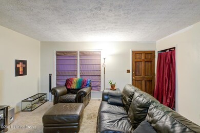 9006 Lantana Dr, Louisville, KY 40229 - photo 5