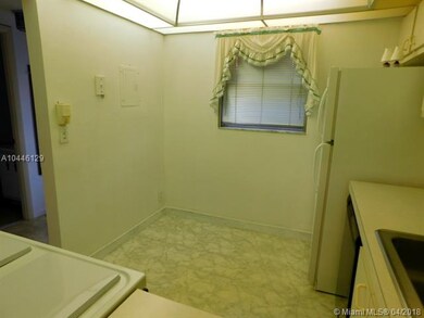KITCHEN-DINETTE AREA