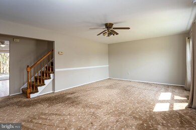 12736 Millstream Dr, Bowie, MD 20715 - photo 2