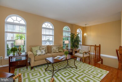 42763 Shaler St, Chantilly, VA 20152 - photo 2