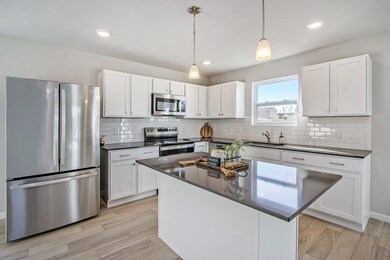3-CCF036-i1910-Kitchen1