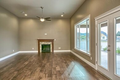 542 Bridge Creek Dr, Central Point, OR 97502 - photo 5