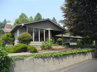 2037 Old Military Rd, Central Point, OR 97502 - photo 2