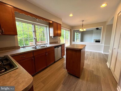 2828 Cleeve Hill Ct, Woodbridge, VA 22191 - photo 7