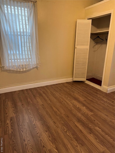 927 E 219th St, Bronx, NY 10469 - photo 7