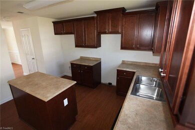 Home under construction. Pictures are of the same style house in the neighborhood. Colors and features may vary.
