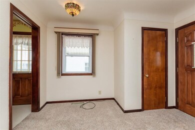 1241 20th St SW, Cedar Rapids, IA 52404 - photo 6