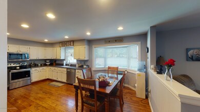 1016 Twin Oaks Dr, Toms River, NJ 08753 - photo 5