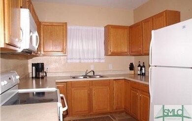 1221 E Anderson St, Savannah, GA 31404 - photo 7