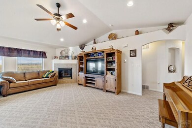 5405 Peregrine Dr, Pueblo, CO 81005 - photo 2