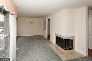 9270 Cardinal Forest Ln unit 301, Lorton, VA 22079 - photo 7