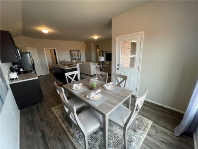 sample photo dining room