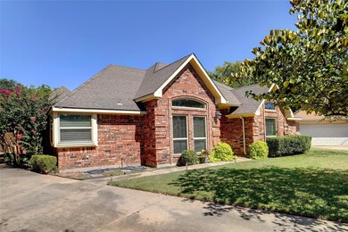 2617 Classic Ct E, Bedford, TX 76021 - photo 2