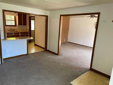 411 Garland St, Nampa, ID 83686 - photo 4