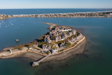 1 Commodore Ct unit 202, Hull, MA 02045 - photo 2