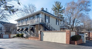 Roxbury Rd Condo-14