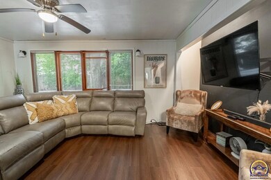 739 SW Randolph Ave, Topeka, KS 66606 - photo 5