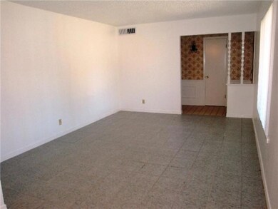 10821 Sombra Verde Dr, El Paso, TX 79935 - photo 5