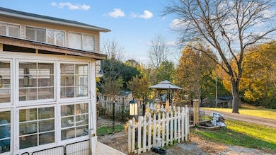 262 Sloan St, Franklin, NC 28734 - photo 4