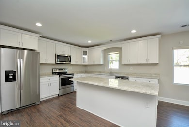 3912 Coach Ln, Suitland, MD 20746 - photo 5