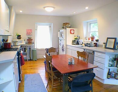 175 Chestnut St unit 2, Cambridge, MA 02139 - photo 3