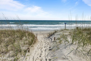 Beach Access - 3 Blocks away