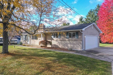 5151 Blossom Dr, Flushing, MI 48433 - photo 2